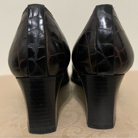 Stuart Weitzman Embossed Heels - Picture 7 of 12